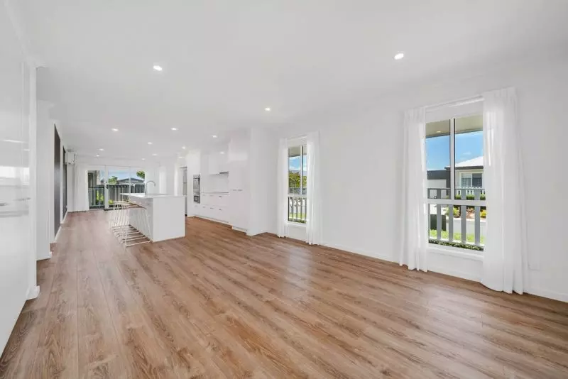 Spacious home within Avington