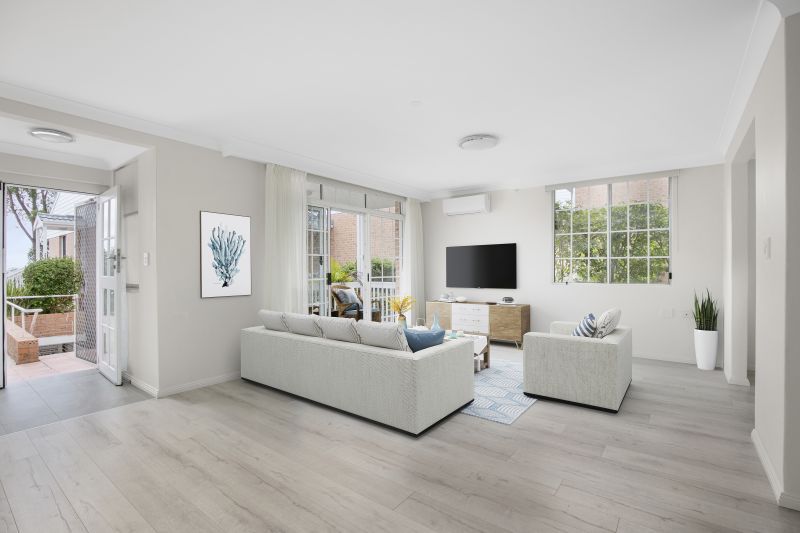 Immaculately maintained 3 bedroom unit with modern look situated in the centre of the village