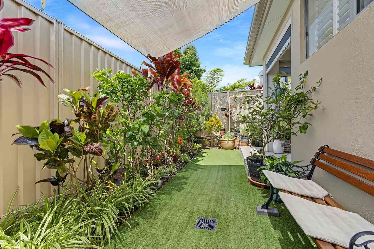Modern Living, Prime Position