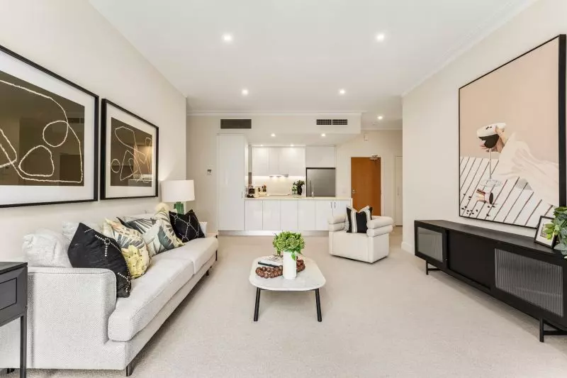 Stylish west-facing two-bedroom apartment!