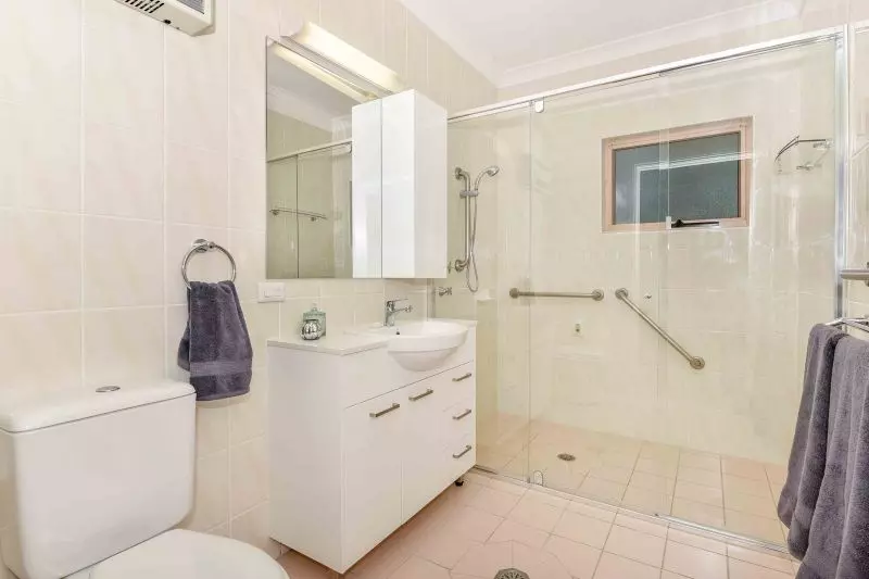 Spacious First Floor North Facing Apartment