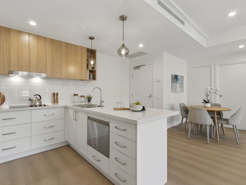 Stylish North-Facing Penthouse with Sunlit Balcony