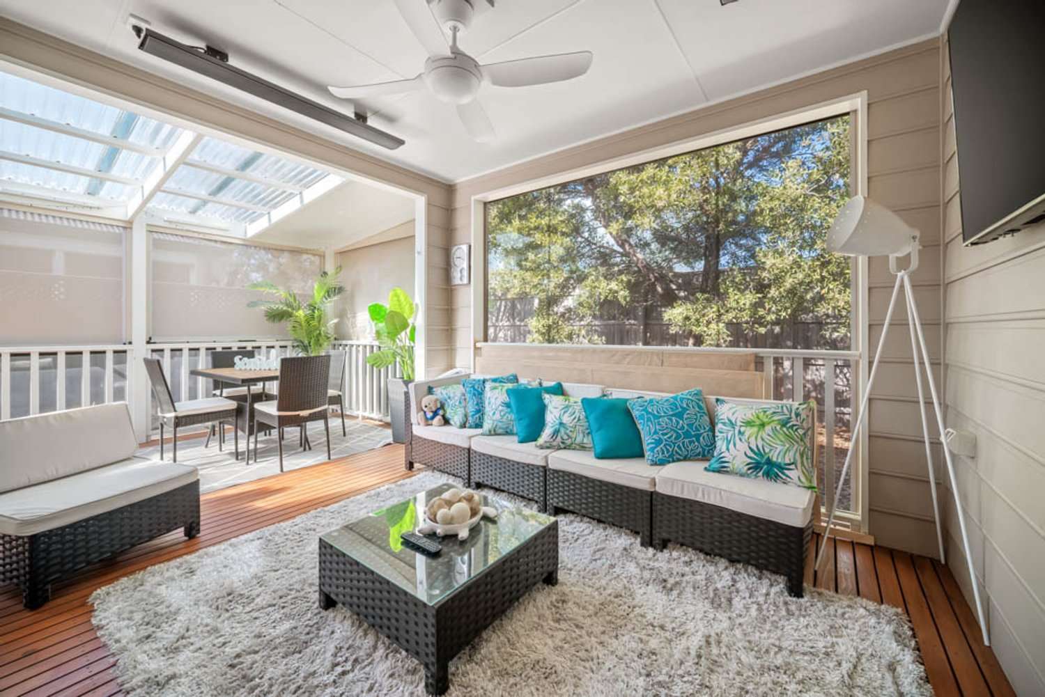 Lifestyle Chelsea Heights - Stylish living, seamless indoor-outdoor entertaining