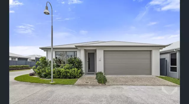 Stylish, Sophisticated & Just Like New- A Showstopper in Logan Village Green