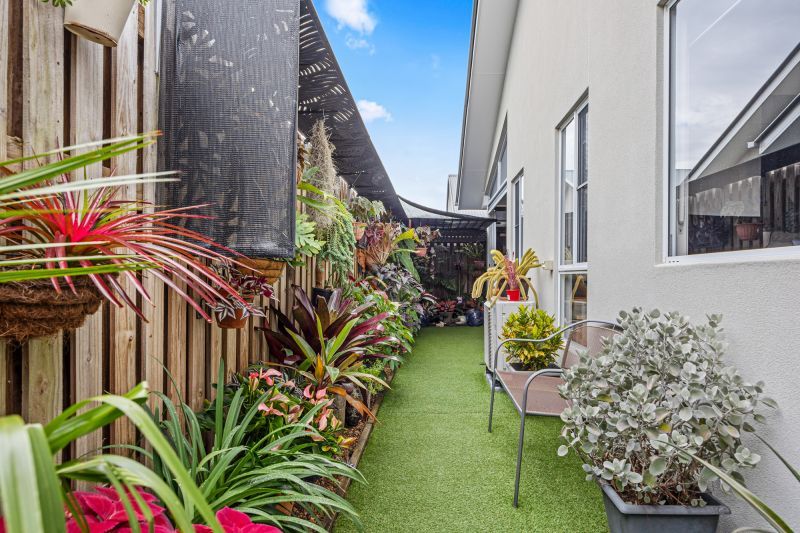 Stunning Tropical Hideaway!