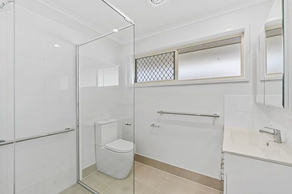 Bolton Clarke Inverpine Village - Reitrement LIving