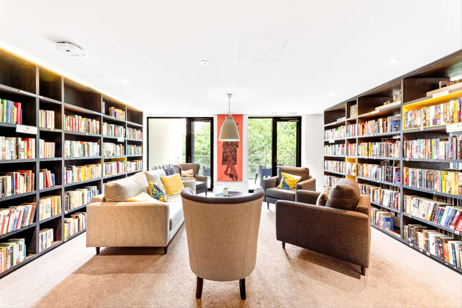 Spacious one-bedroom with tranquil courtyard garden views