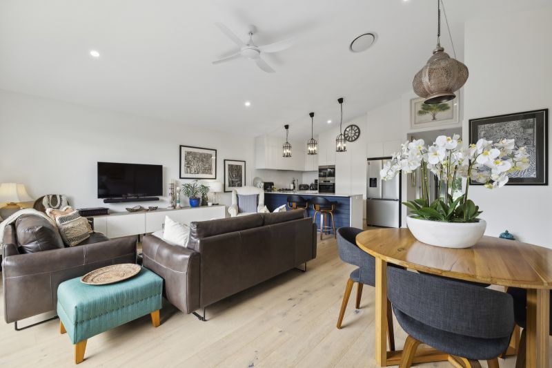 Elegant Three Bedroom Home - Lush Garden Alfresco!