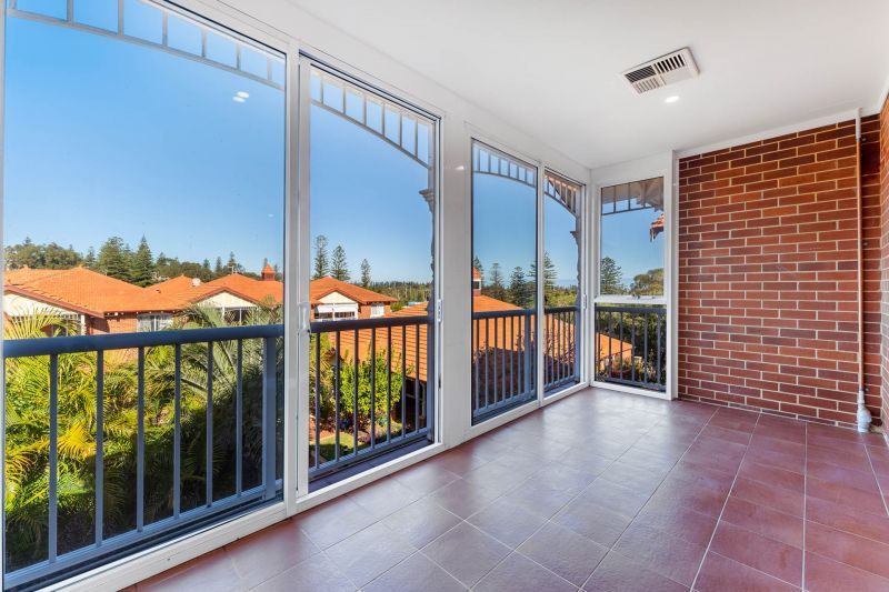 Enclosed Balcony with Beautiful Views