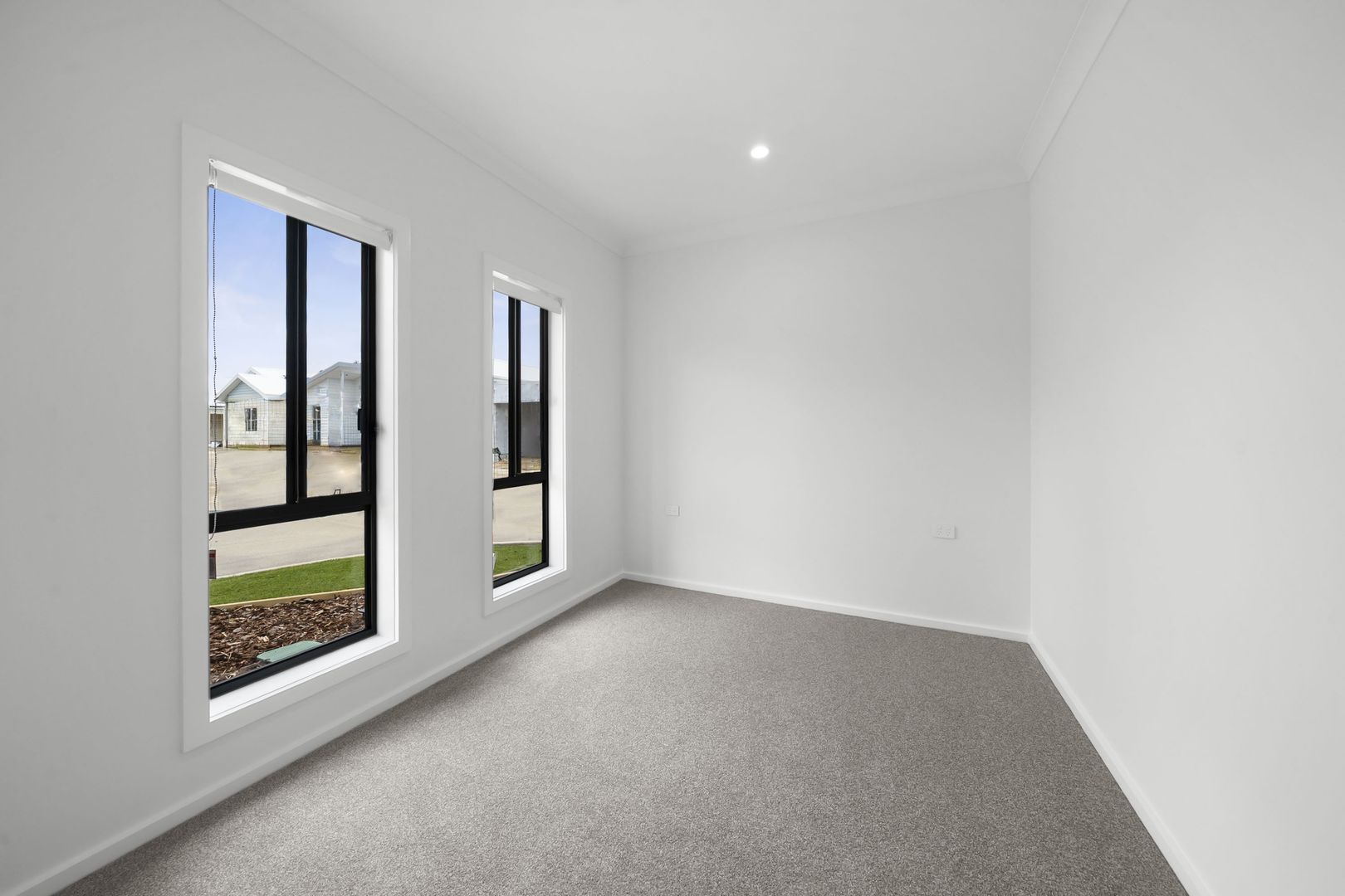 Wodonga Gardens - Spacious 3 bedroom, double carport