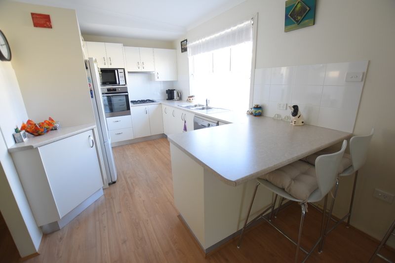 2 bedroom cottage style home with large wrap around verandah!