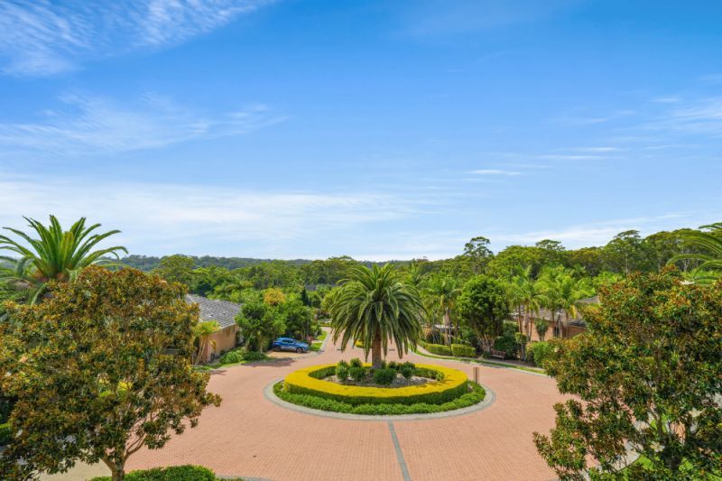 You will fall in love with both this spacious freestanding independent living villa and the lifestyle at Wood Glen Retirement Village.