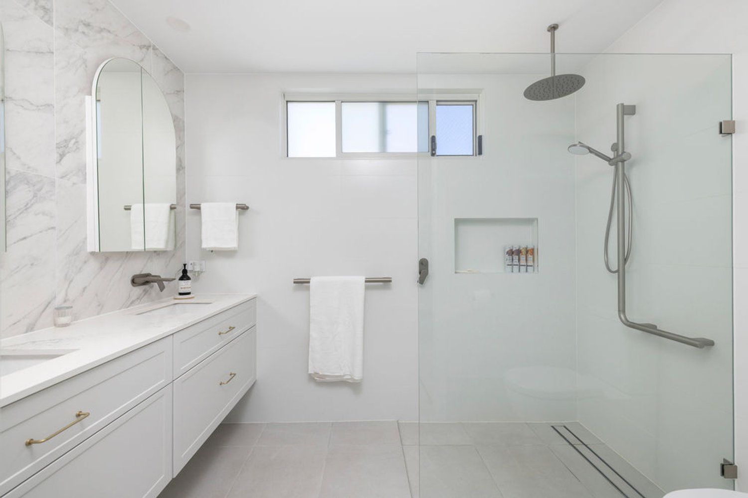Enjoy Modern Elegance and Prime Corner Vantage