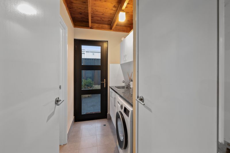 Captivating Cabin-Style  Cottage