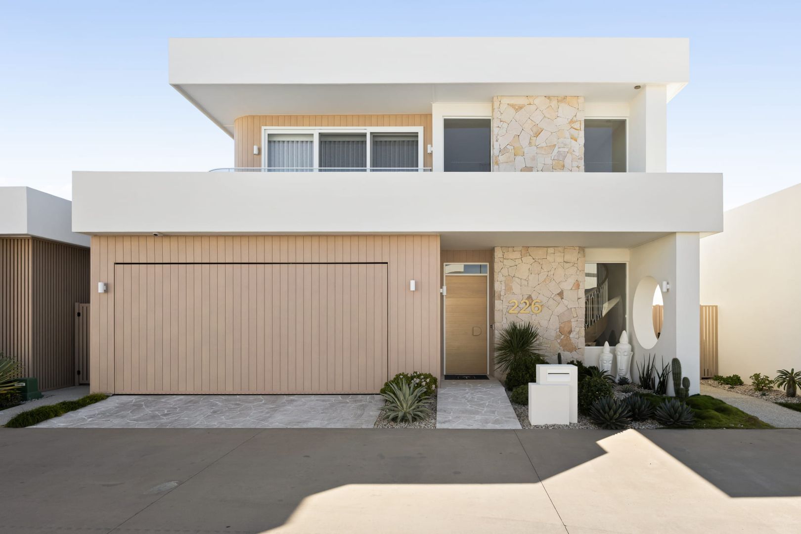 Your Luxurious Waterfront Oasis Awaits