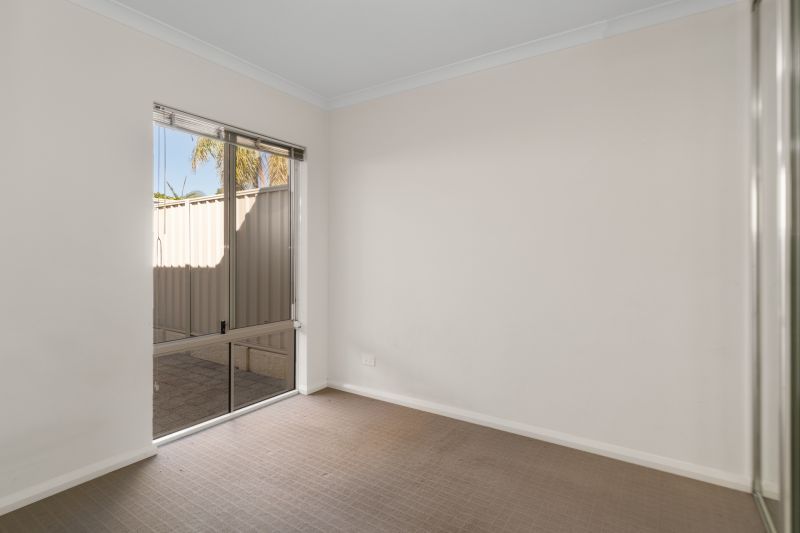 Ticking All Boxes: Location, Modern, Spacious & NO STRATA