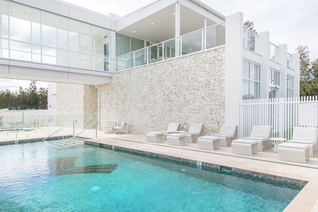 10 benefits of downsizing to a coastal resort-style community