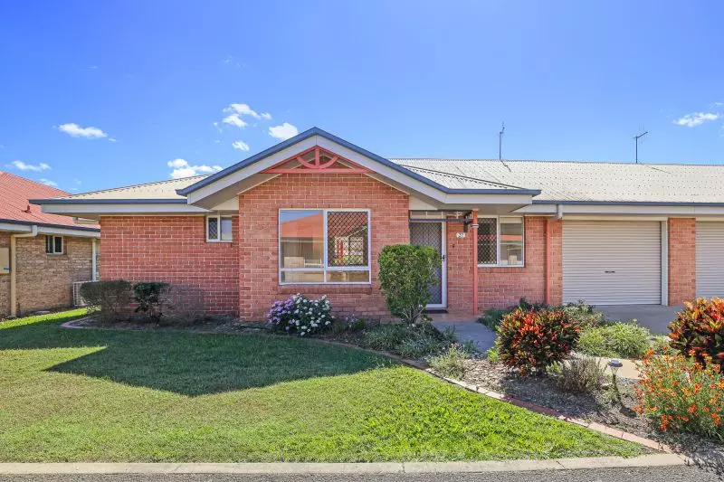 A Connected Lifestyle in a Quiet Village Pocket