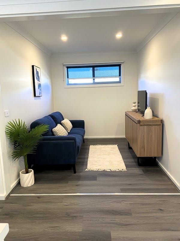Benalla Tourist Park - BRAND NEW HOMES, The Golden Whistler