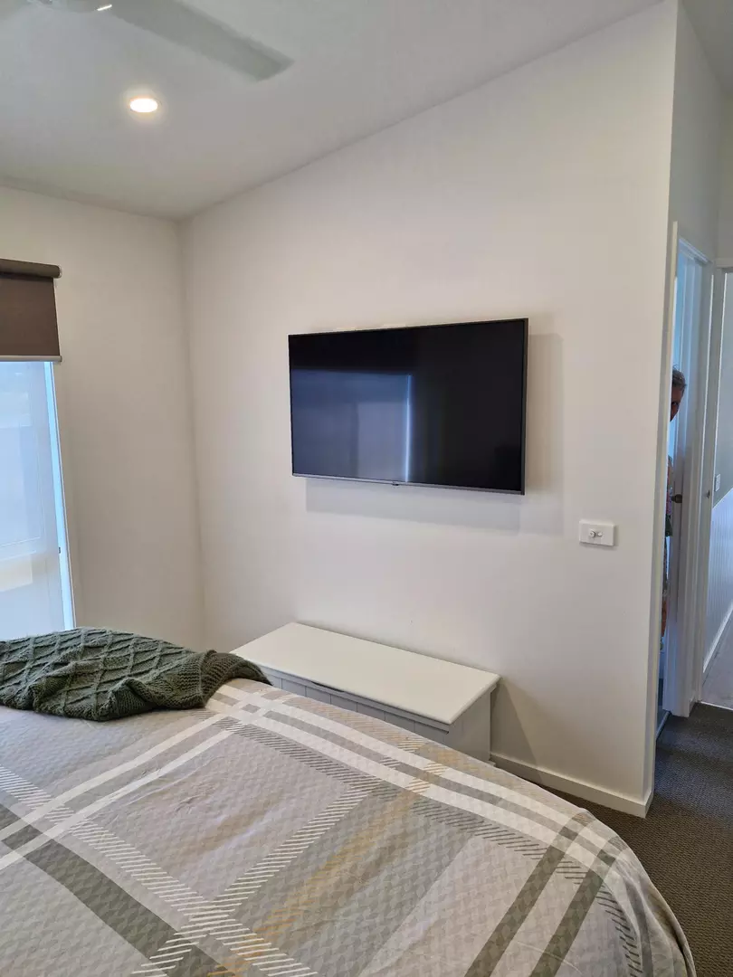 Ballarat Lifestyle Village - Near-New, Custom, One-Bedroom Home