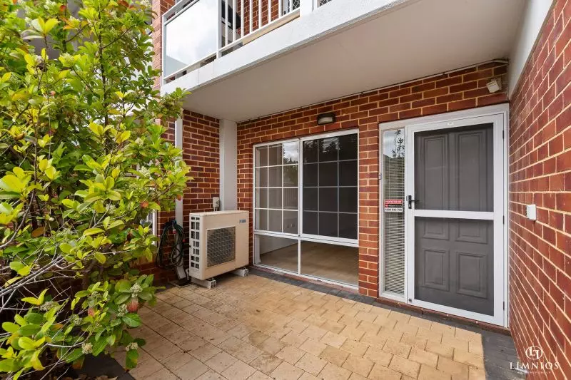 SOLD North facing, courtyard villa in the heart of Mercy Village.