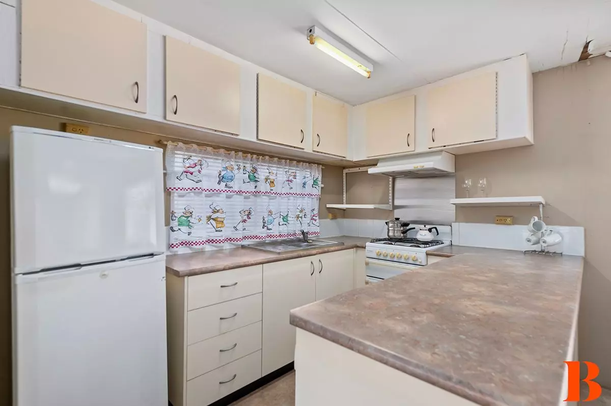 DEPOSIT TAKEN / UNDER CONTRACT - Minutes Walk to Shopping and Medical - Neat and Tidy Home