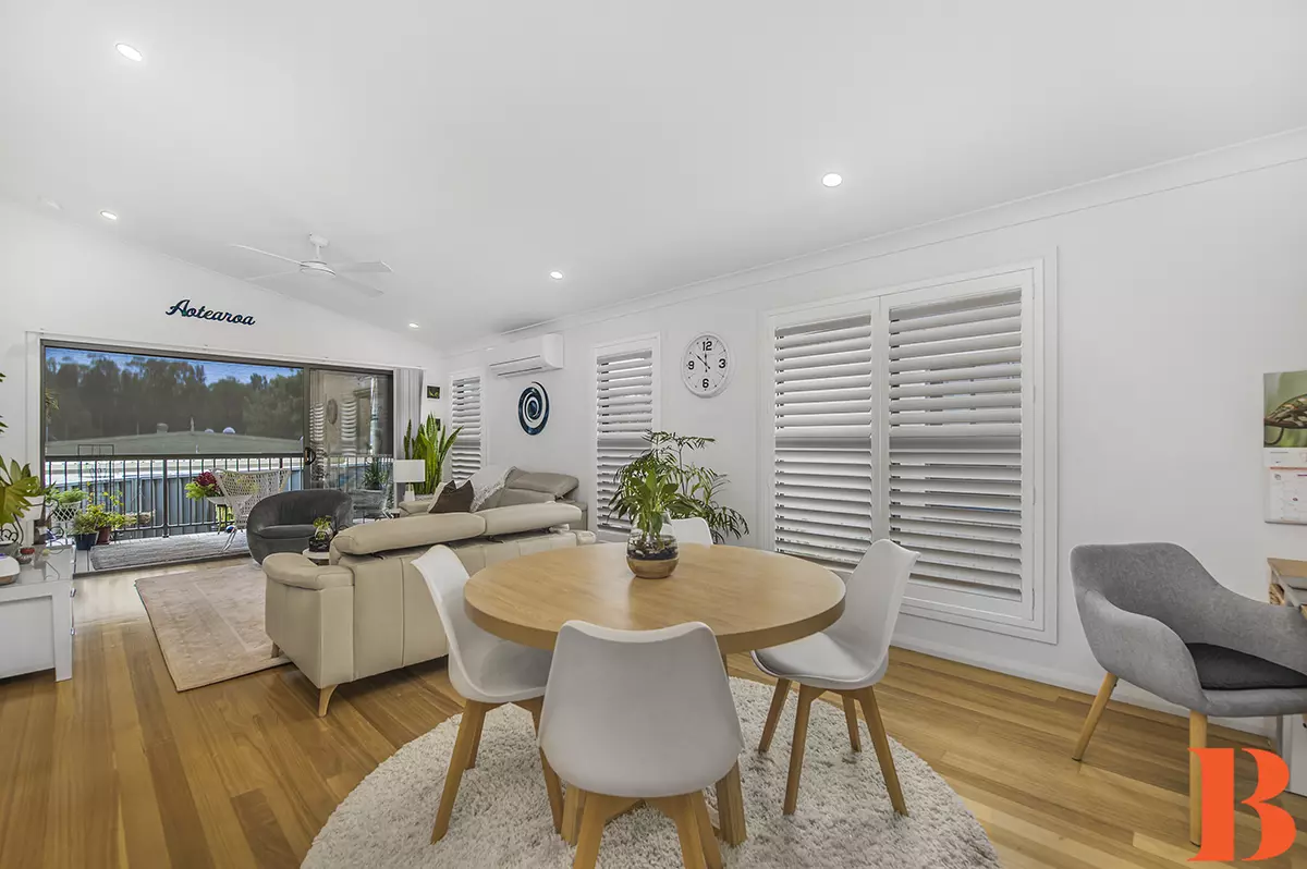 DEPOSIT TAKEN / UNDER CONTRACT - Gated Community - Minutes walk to Shopping and Medical