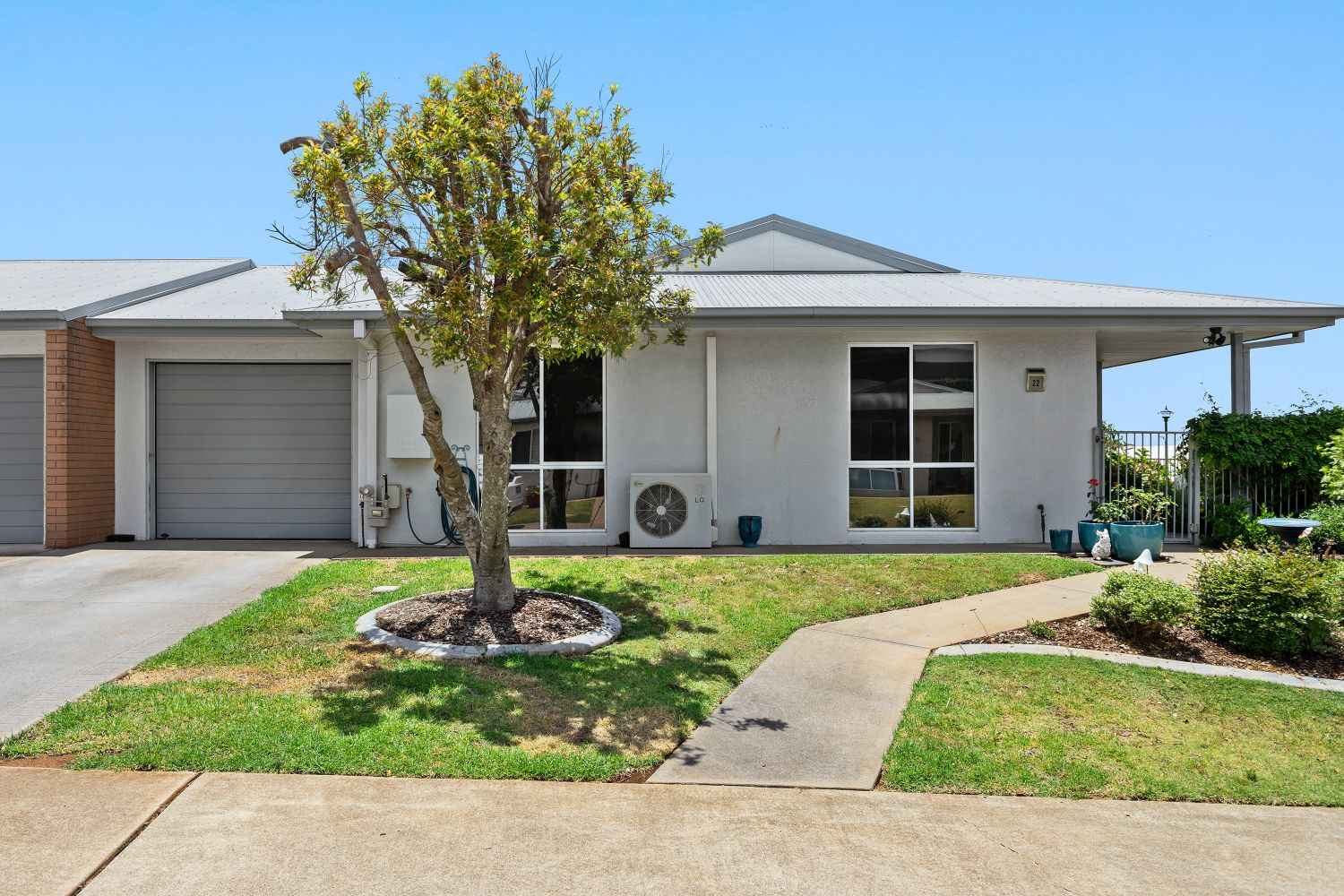 "Coonawarra" with a View- CALLING FOR TENDERS. PUT YOUR BEST OFFER IN BY CLOSING DATE 30/1/26.