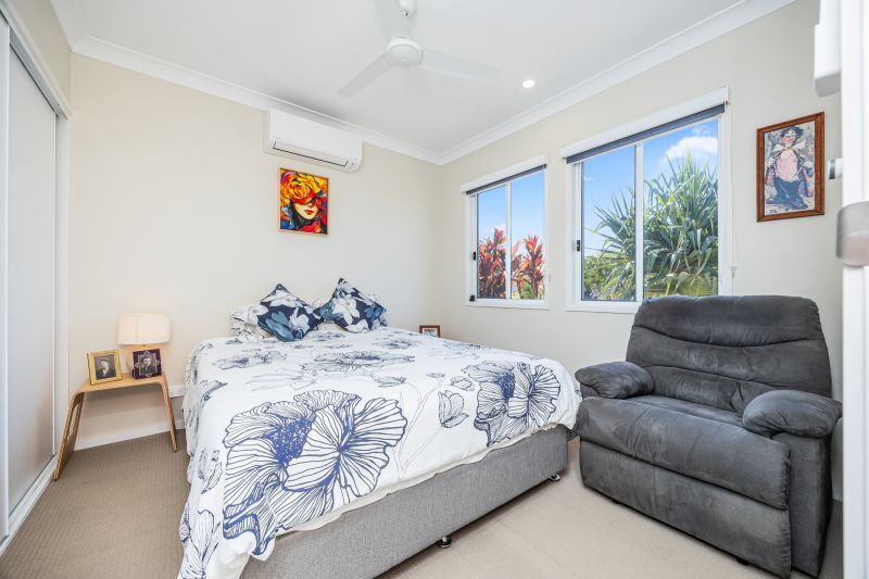 Attention Garden Lovers... Stylish Alfresco Living Awaits!