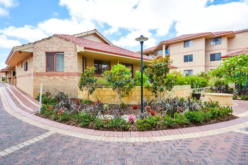 Villa with Elevated private gardens