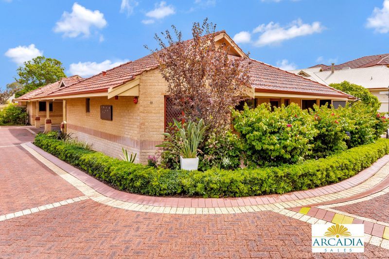 ARCADIA WATERS BICTON - Sought After Ground Floor Villa