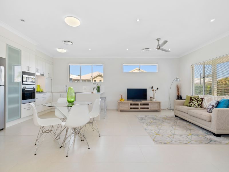 Corner Block With Green Outlook!