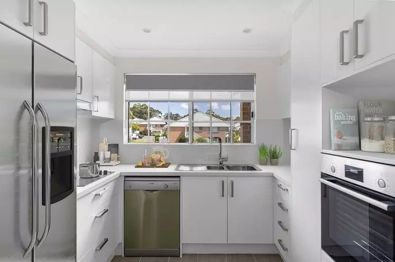 Fully renovated, bright and cheery one bedroom unit.