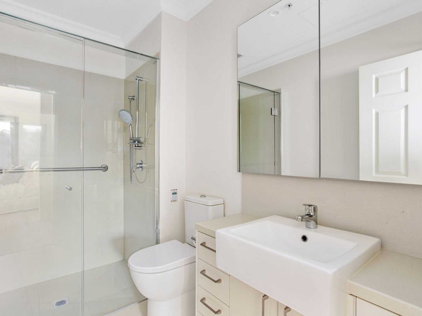 Rare North-Facing Apartment Offering Incredible Location & Views!