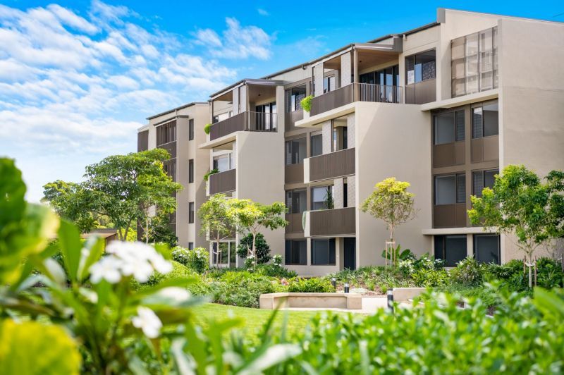 Enjoy uninterrupted views of the Indooroopilly Golf Course from the large terrace