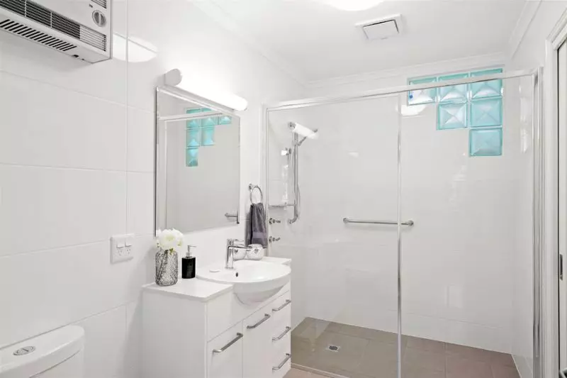 Ground floor apartment with enclosed balcony