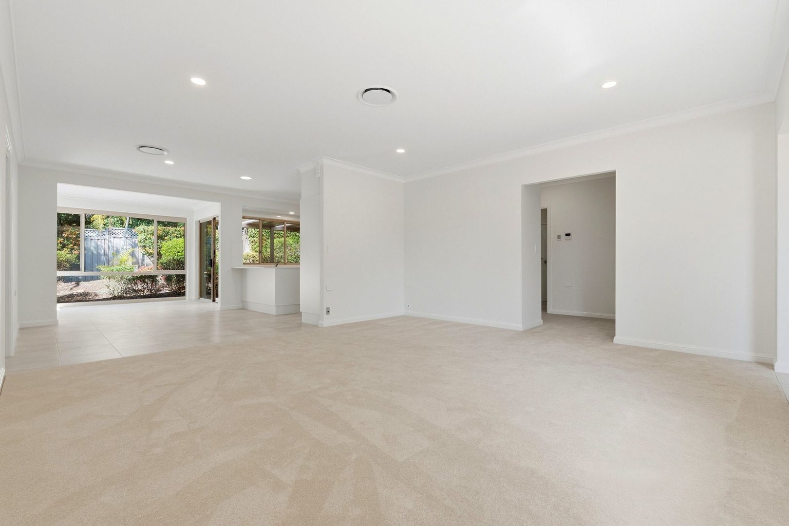 Private cul-de sac living