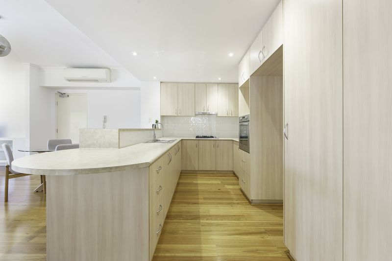 Parkside Apartment with Spacious Layout and Private Patio