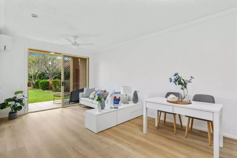 1-bedroom relaxed living surrounded by greenery