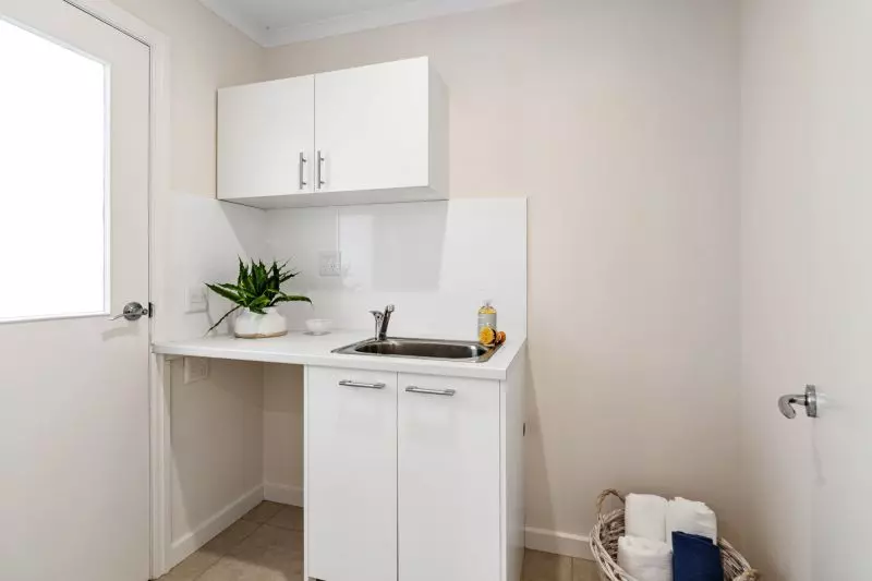 DEPOSIT TAKEN - Light & bright ground floor unit with rear courtyard and single garage