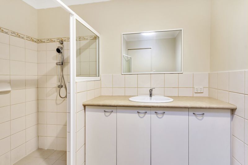 ARCADIA WATERS MADDINGTON - Light & Bright, Ready to Move In...