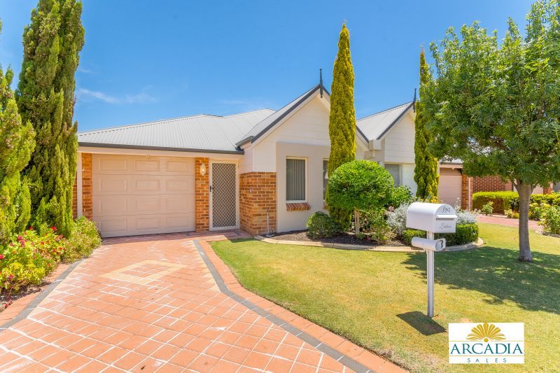 ARCADIA WATERS MANDURAH - Hop Skip & A Jump To The Clubhouse