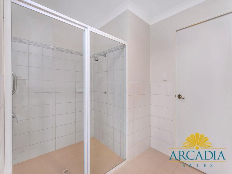 ARCADIA WATERS MADDINGTON - Close to the Clubhouse, with Stone Benchtops.