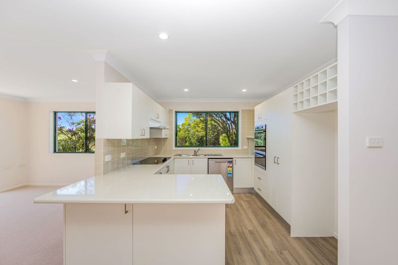 Spacious Villa with Light-Filled Living at Lakeside Village