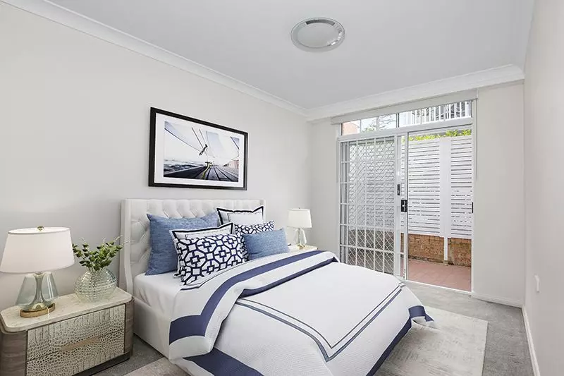 Immaculately maintained 3 bedroom unit with modern look situated in the centre of the village