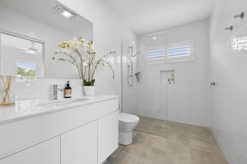 Elegant Three Bedroom Home - Lush Garden Alfresco!