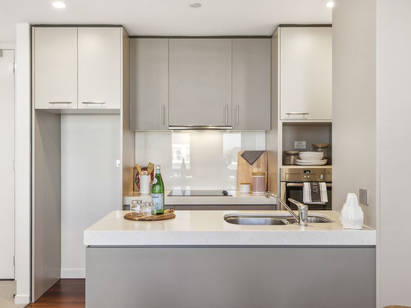 Bright and Stylish Apartment with Balcony Views