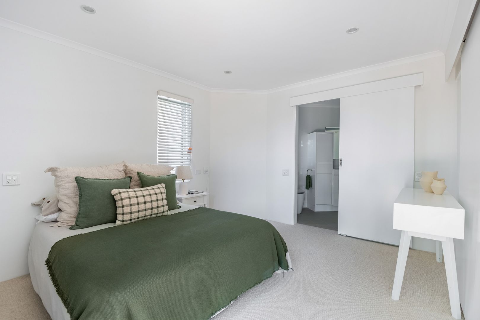 Refurbished One Bedroom Apartment with Private Balcony