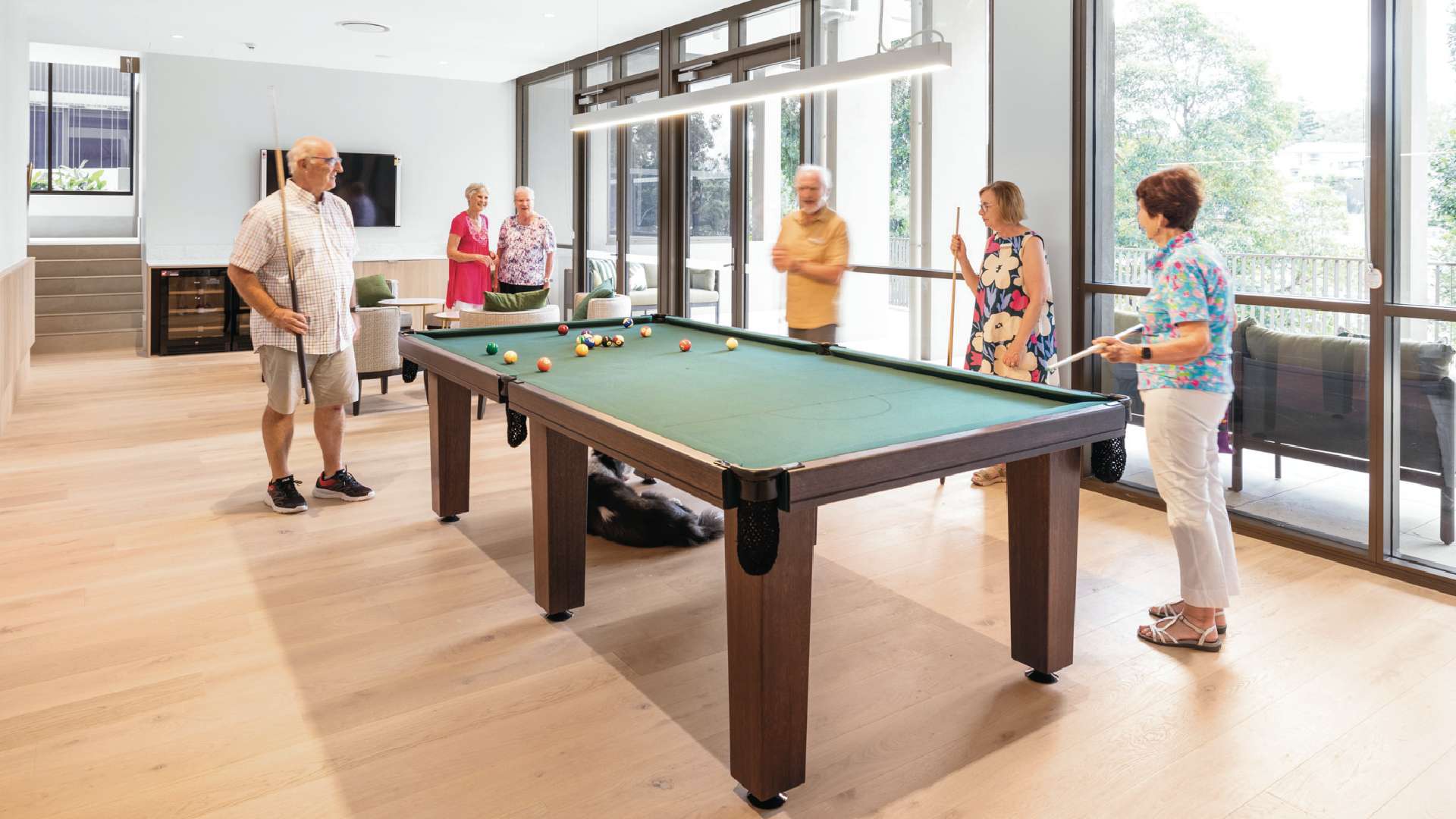 Spacious courtyard apartment surrounded by established gardens