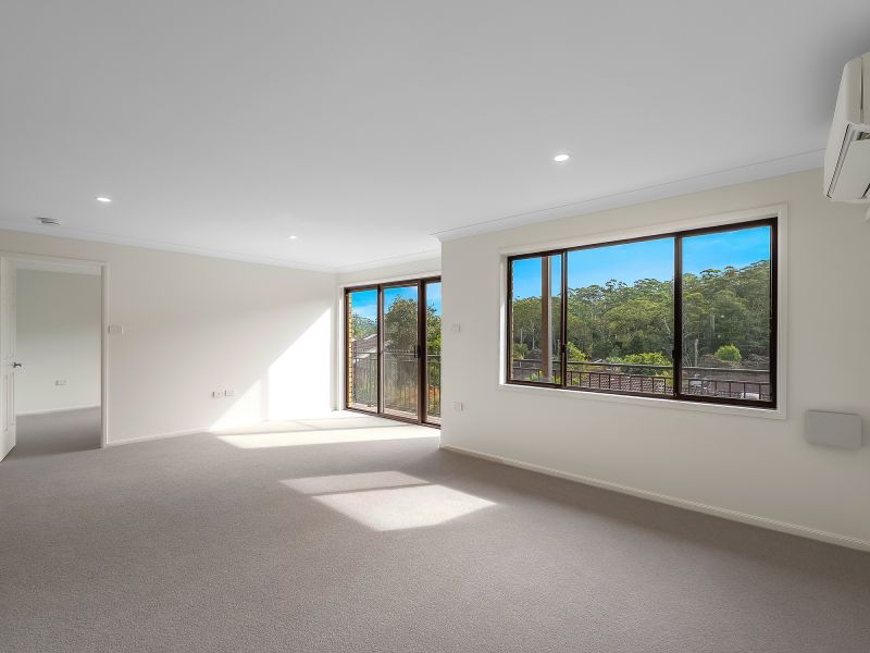 Refurbished Home with Bush and Mountain Outlook